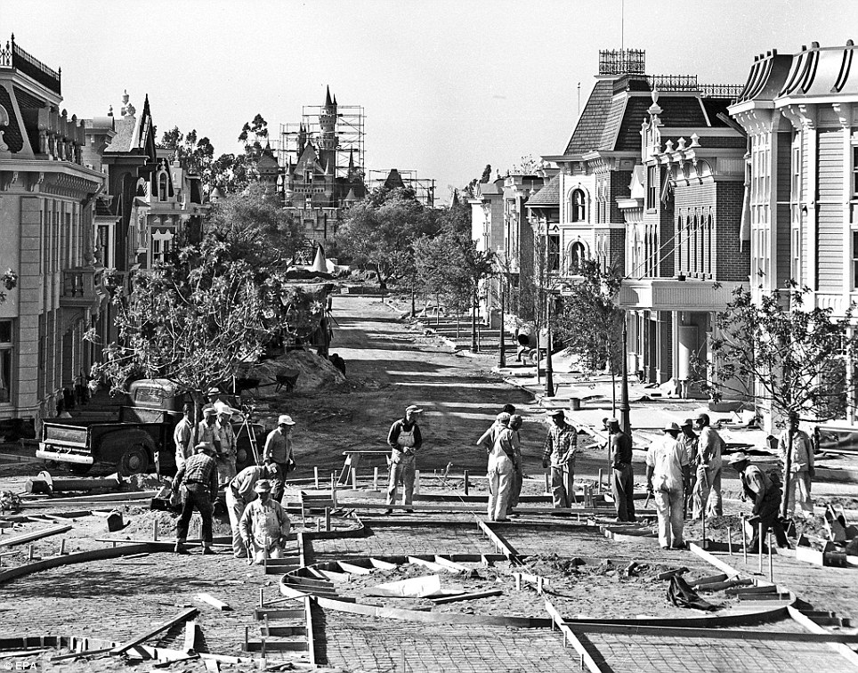 article-2543873-0286449B0000044D-809_964x756